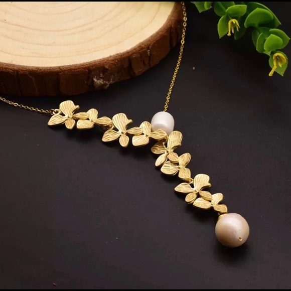 S925 Natural Fresh Water Pearl Leaf Necklace - Picture 2 of 9